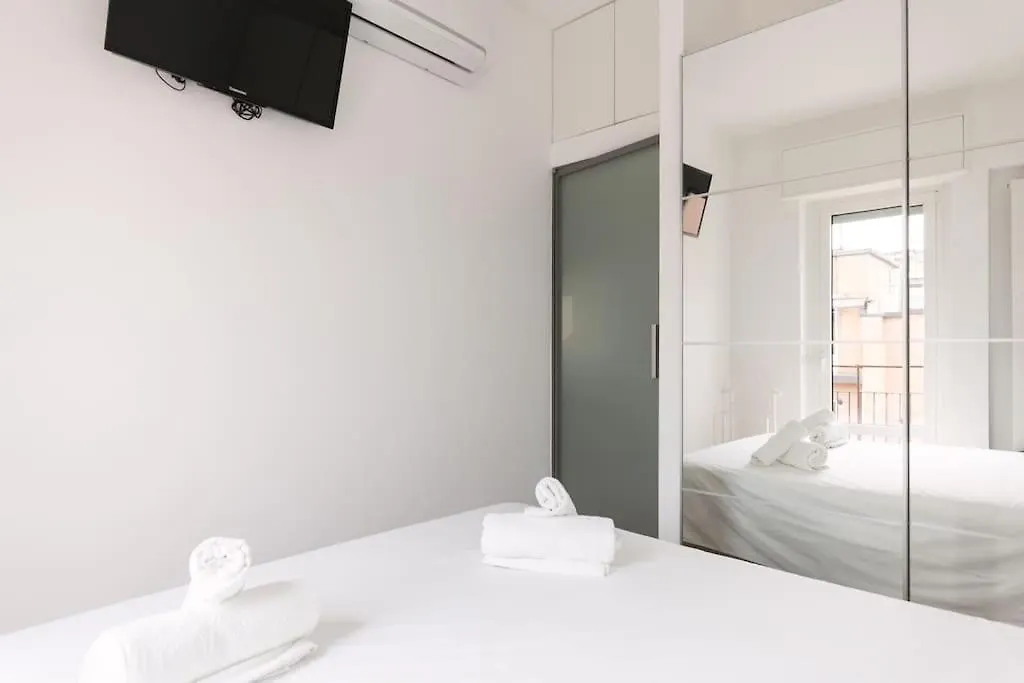 Apartment Youhosty - Ripamonti 194 Milan